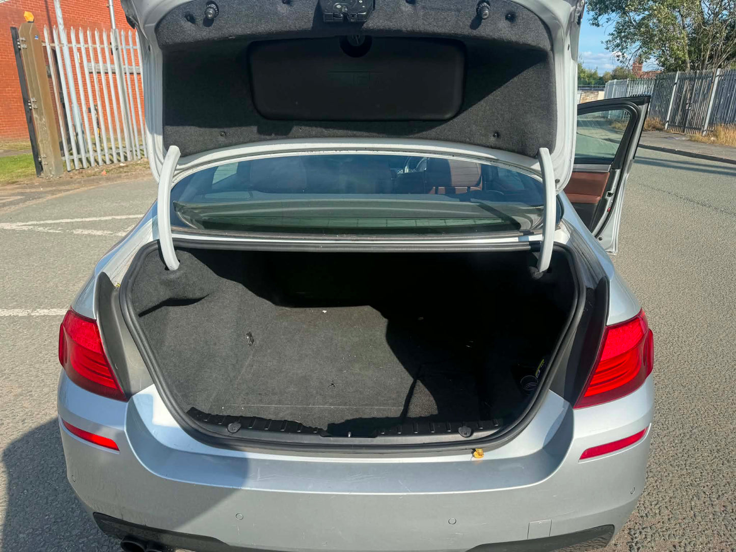2010-BMW 5 SERIES