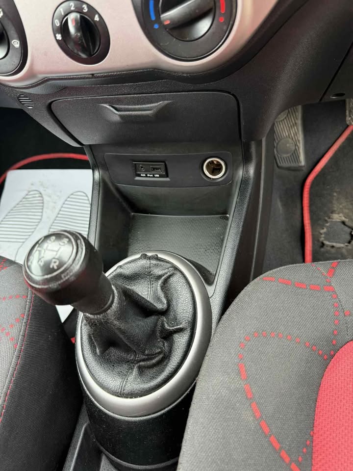 2010 - HYUNDAI I 20
