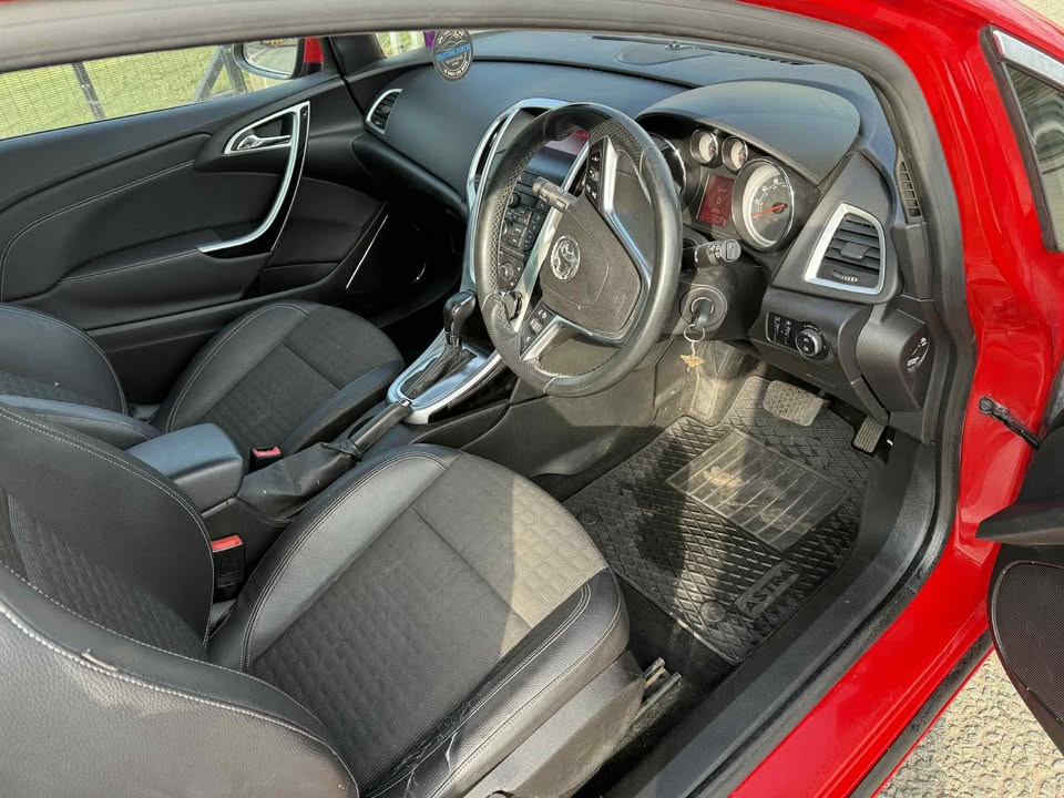 2013 - VAUXHALL ASTRA
