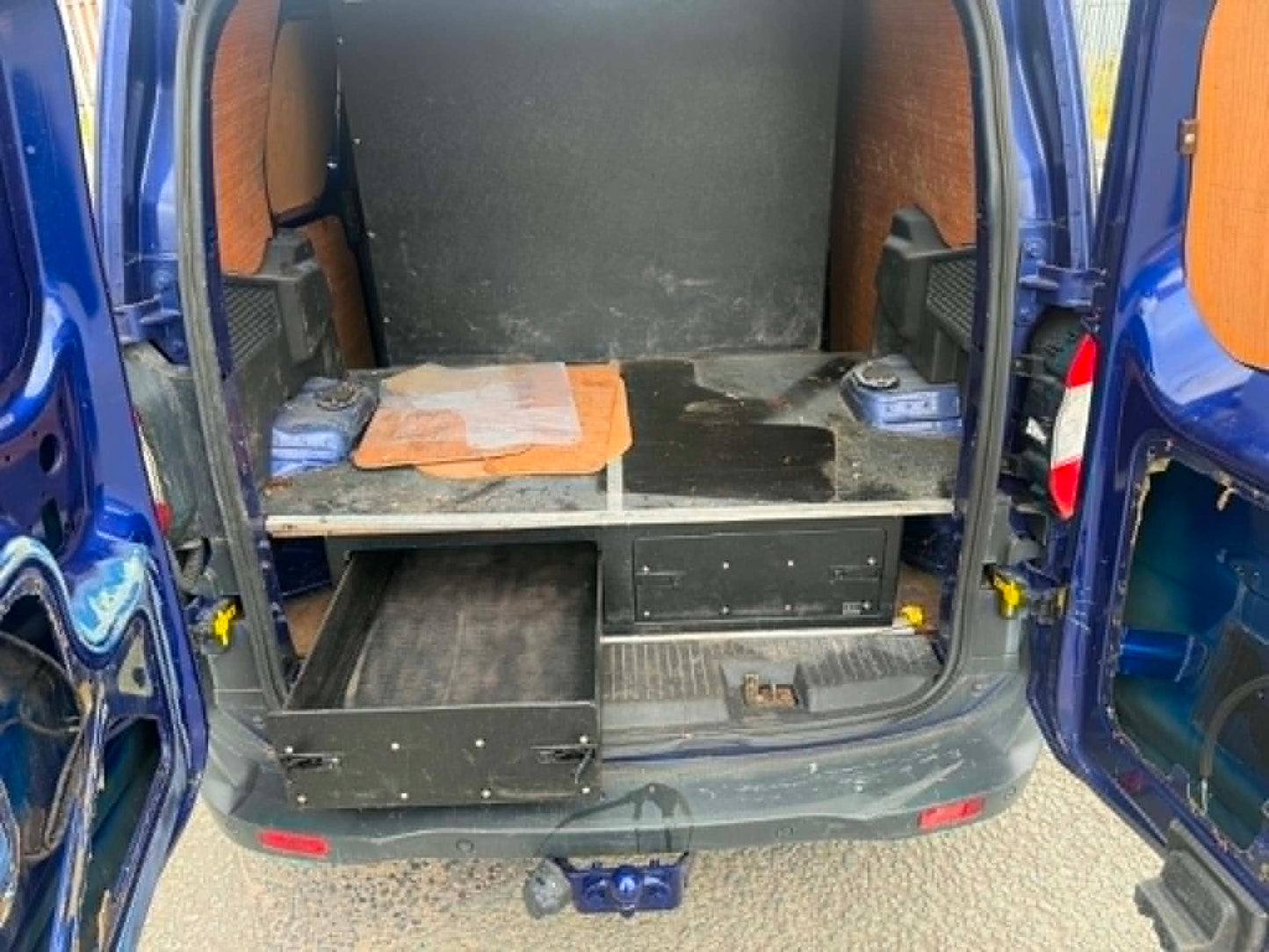 2015- FORD COURIER