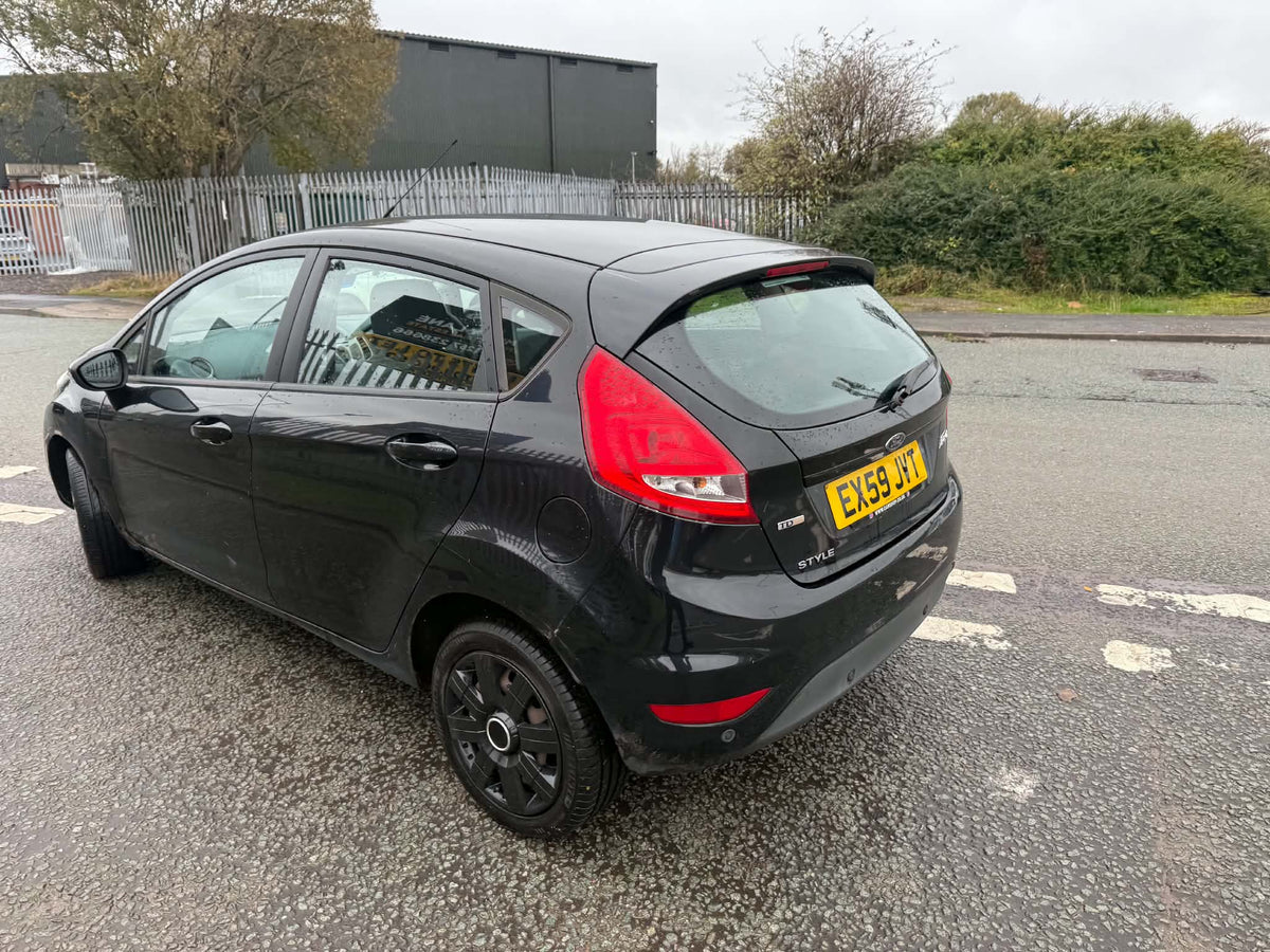 2009-FORD FIESTA