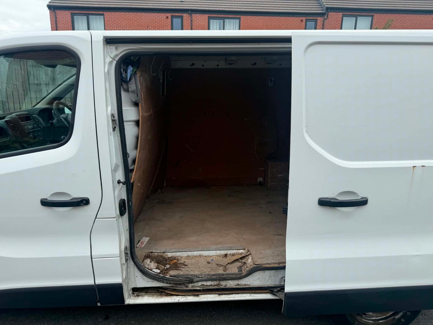2015-VAUXHALL VIVARO