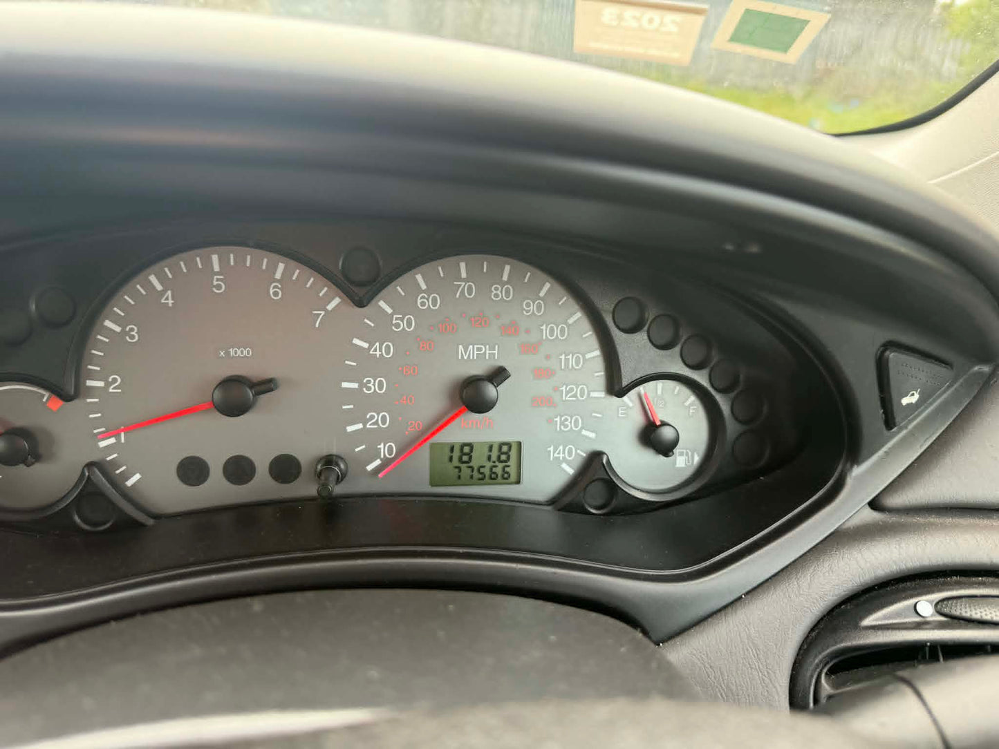 2004- FORD FOCUS