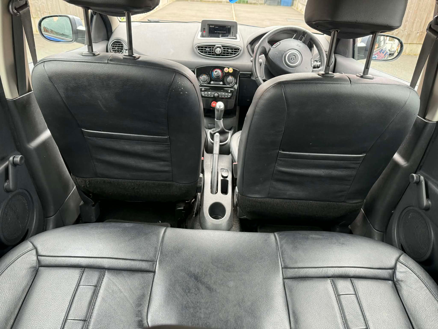 2011- RENAULT CLIO TOMTOM