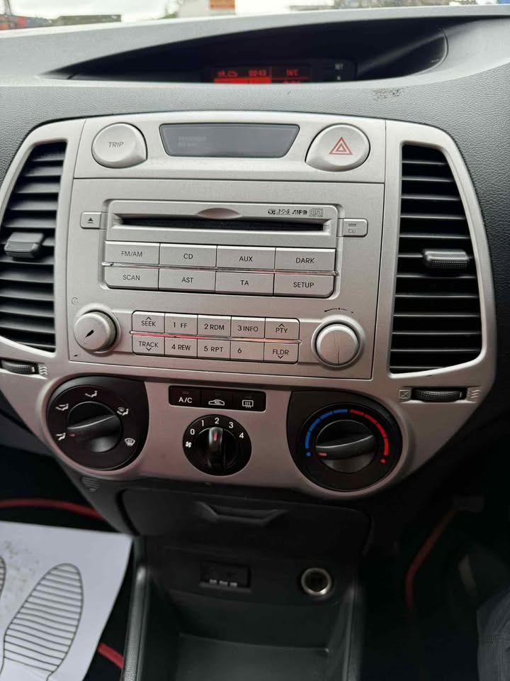 2010 - HYUNDAI I 20