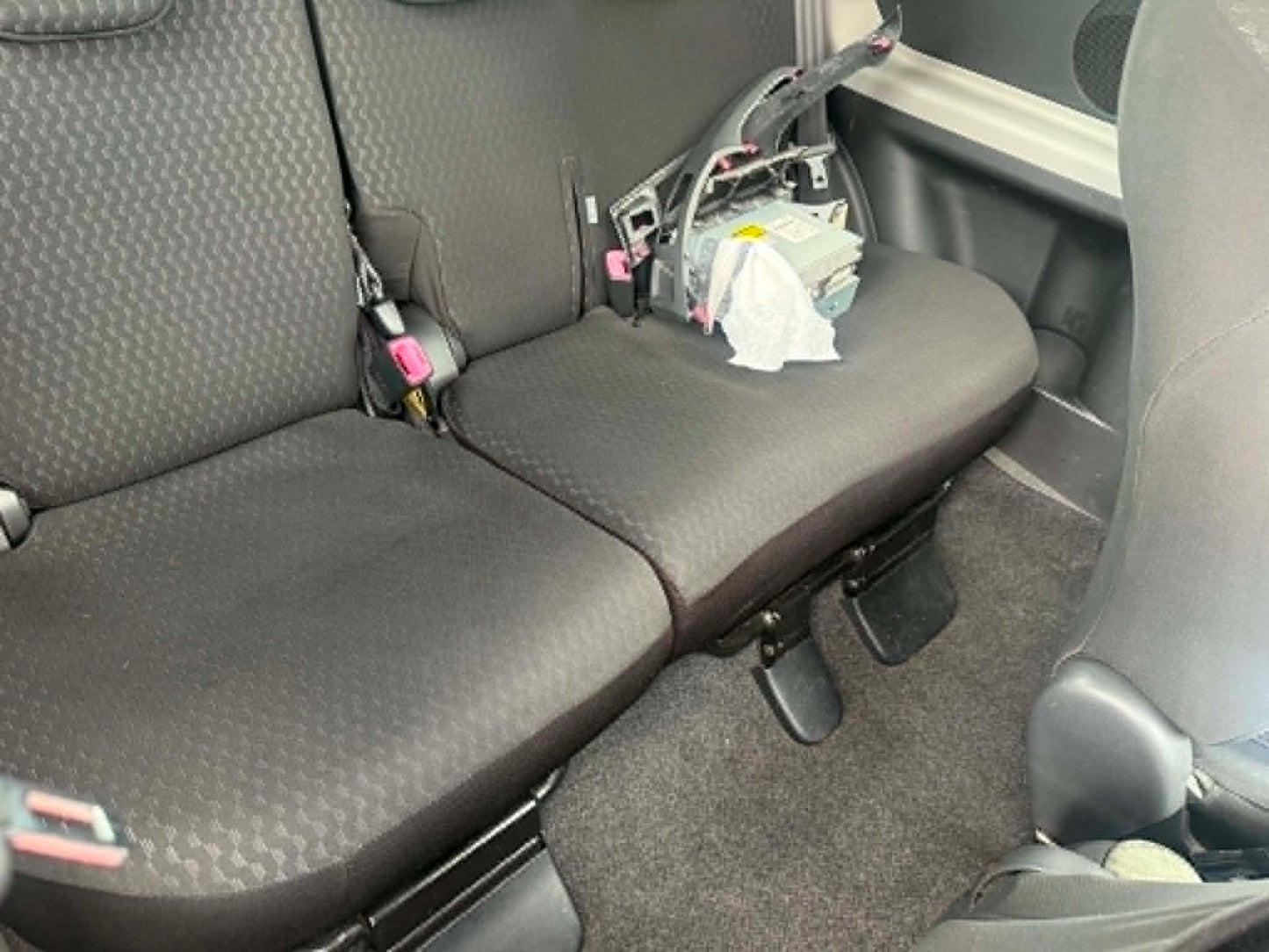2008-TOYOTA YARIS SR