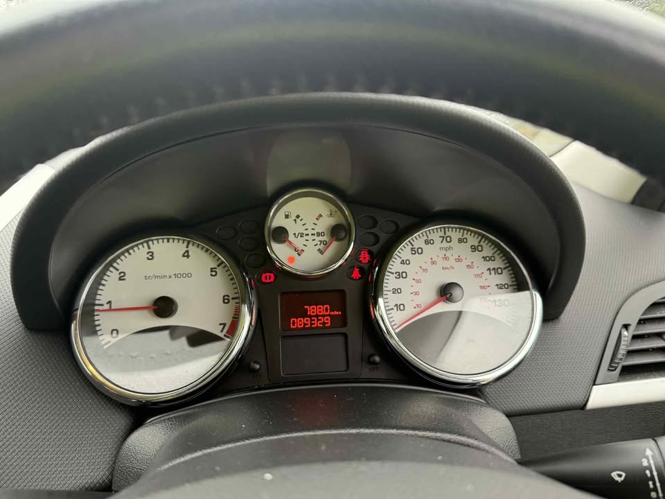 2012 -PEUGEOT 207