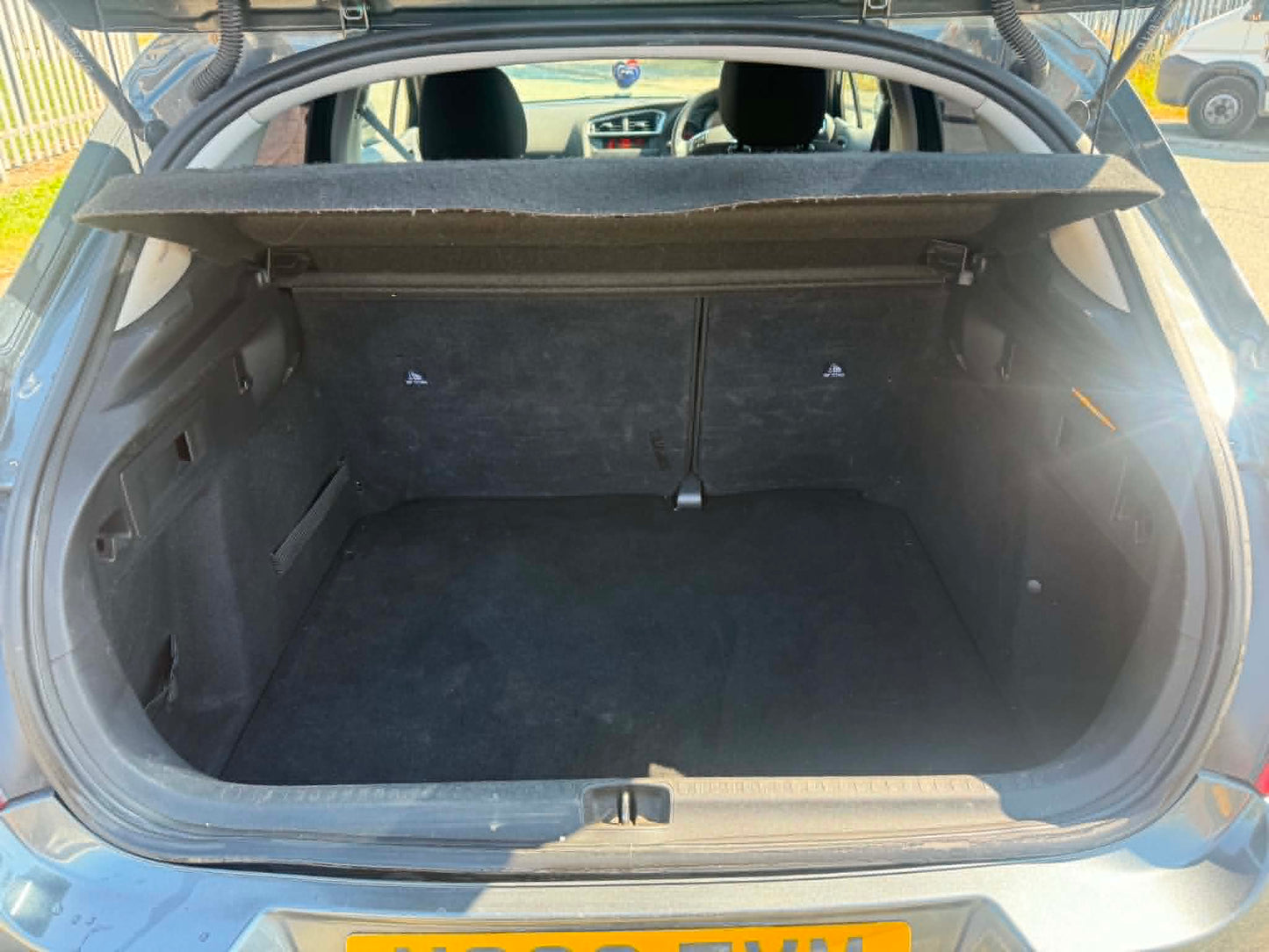 2013-CITROEN C4