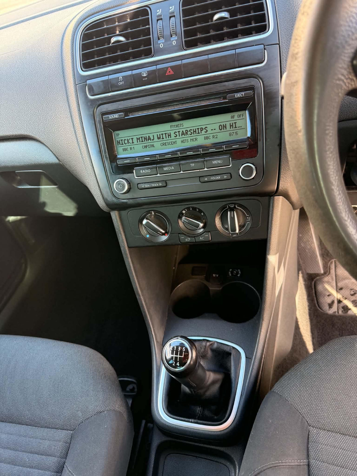 2011- VW POLO PETROL