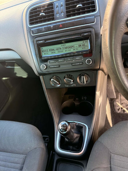 2011- VW POLO PETROL