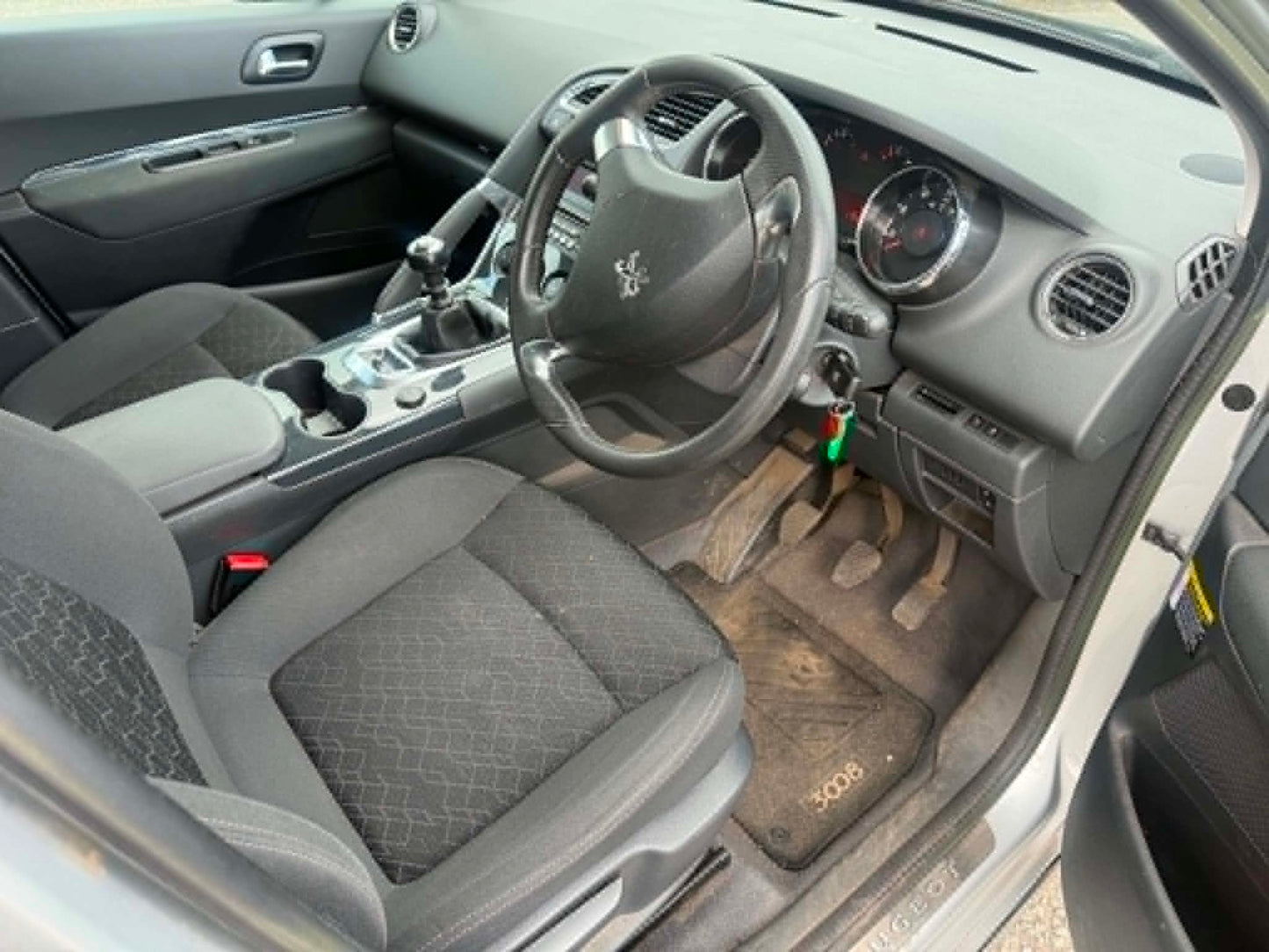 2014-PEUGEOT 3008