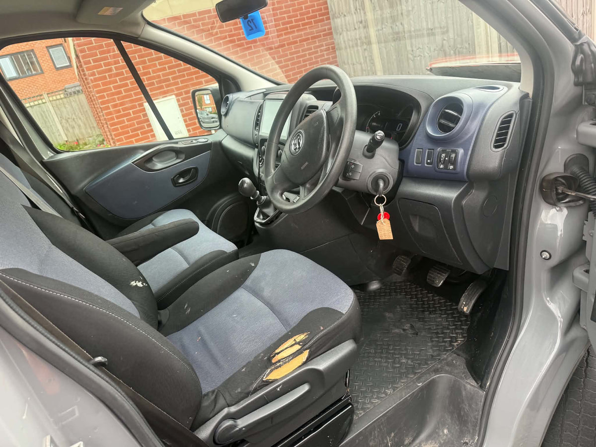 2018-VAUXHALL VIVARO BUS