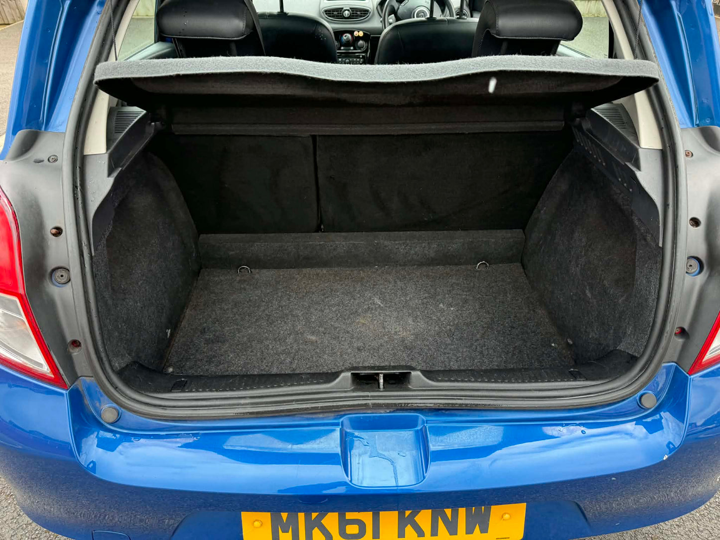 2011- RENAULT CLIO TOMTOM