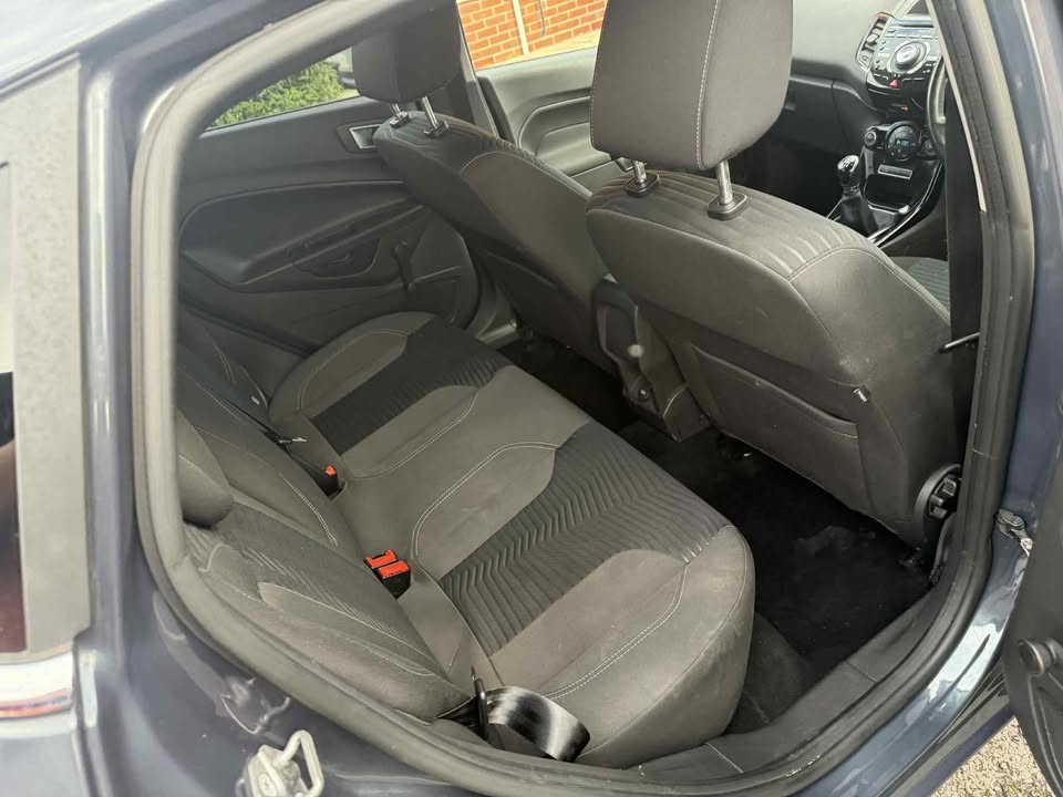 2015 - FORD FIESTA