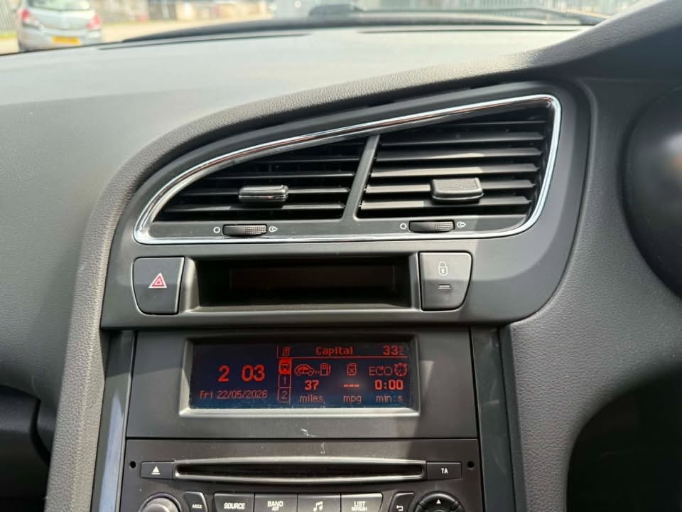 2015-PEUGEOT 5008