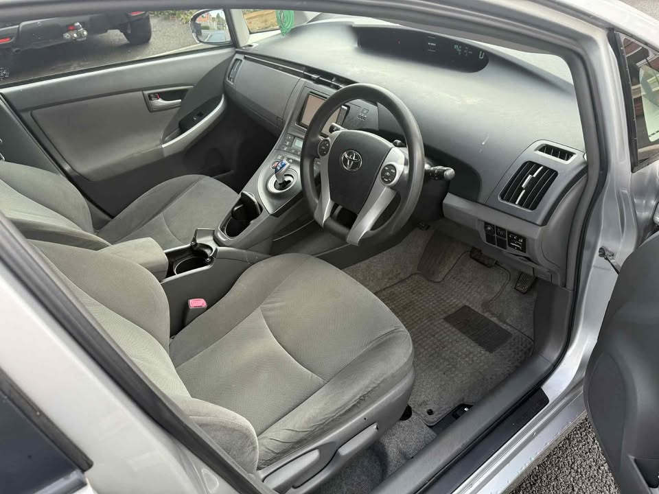 2010- TOYOTA PRIUS