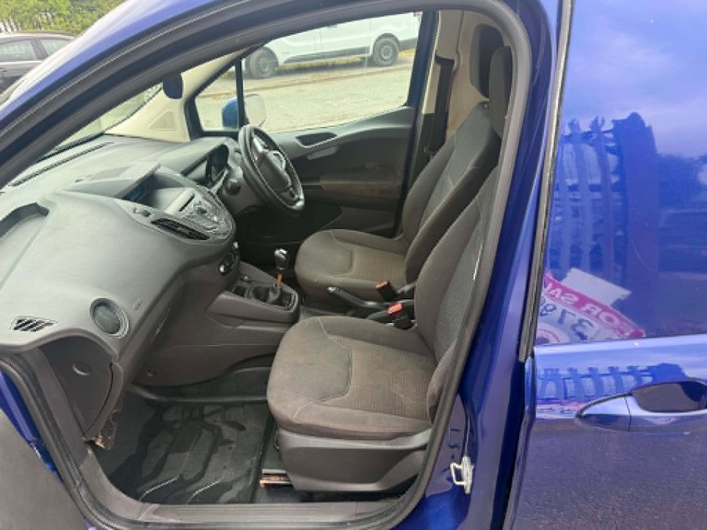 2015- FORD COURIER