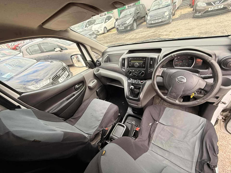 2011 - NISSAN NV200