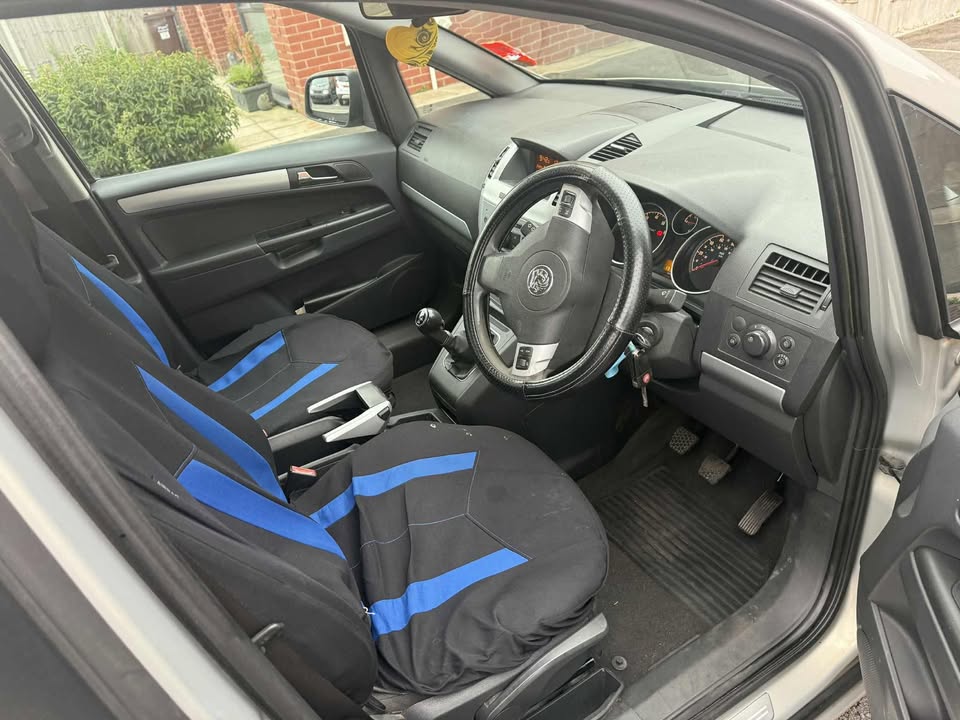 2010 - VAUXHALL ZAFIRA