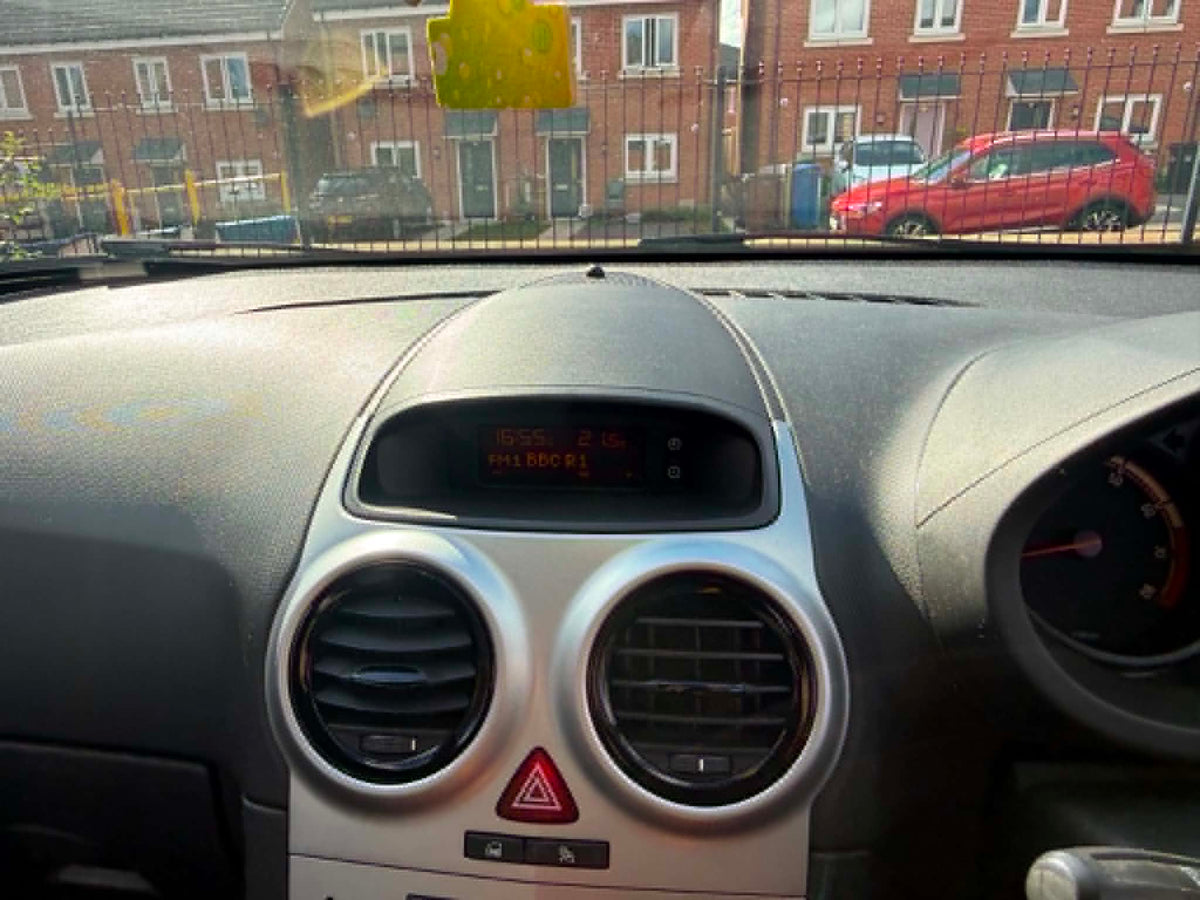 2013-VAUXHALL CORSA