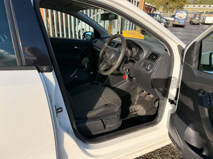 2011- VW POLO PETROL