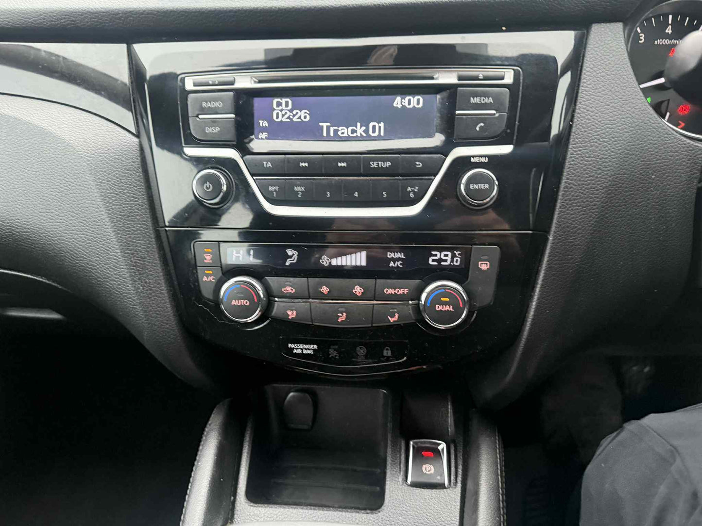 2016 - NISSAN QASHQAI PETROL