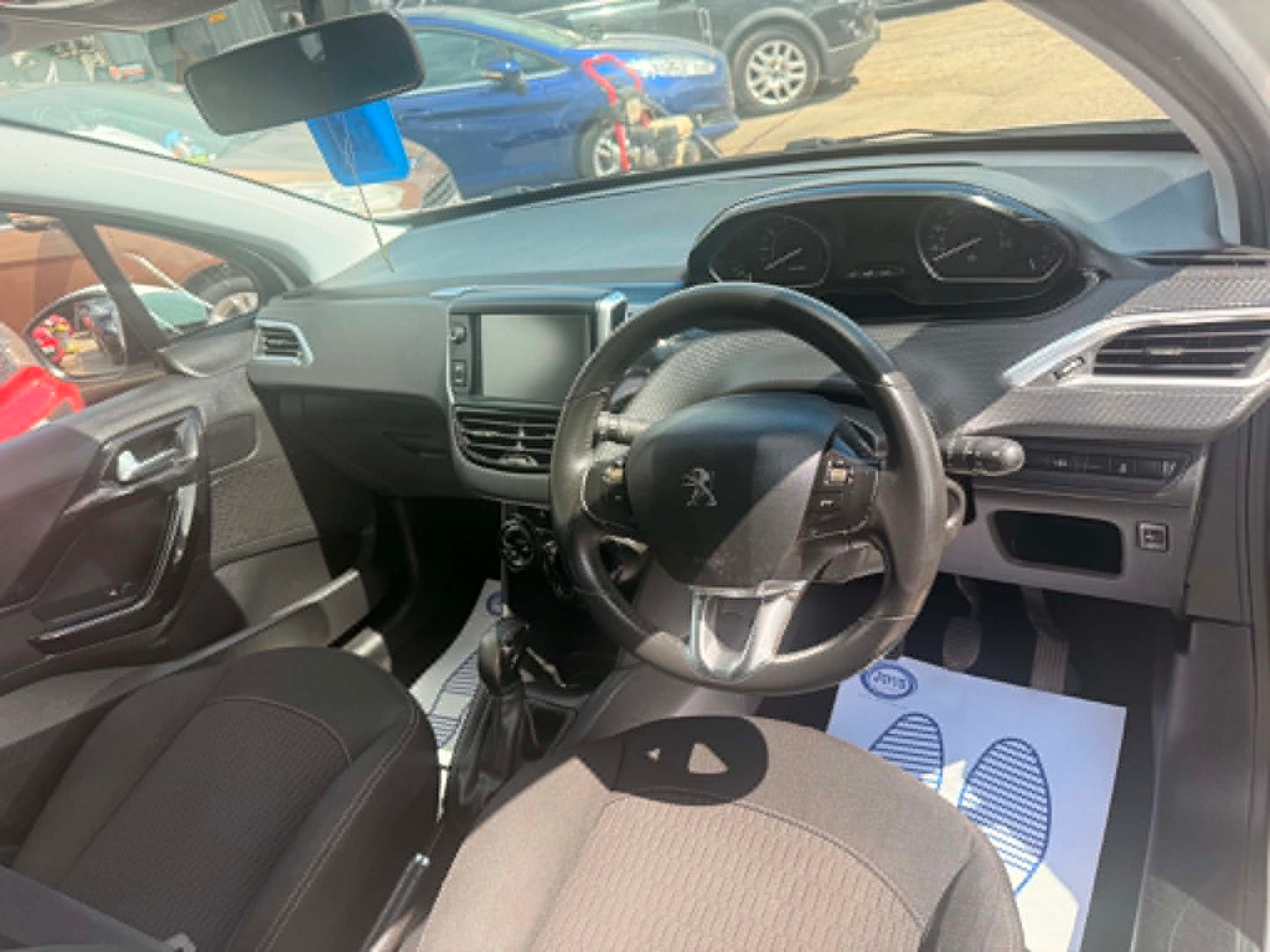 2017-PEUGEOT 208