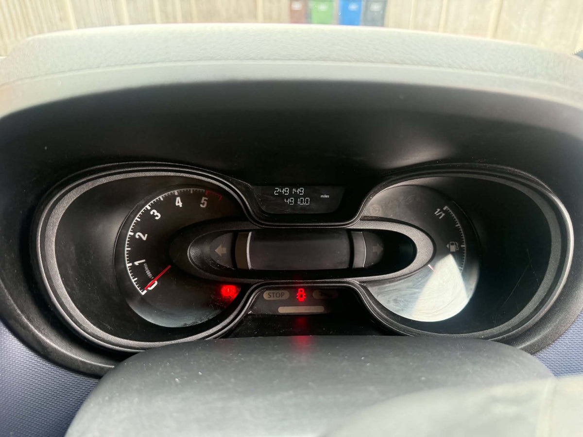 2018-VAUXHALL VIVARO BUS