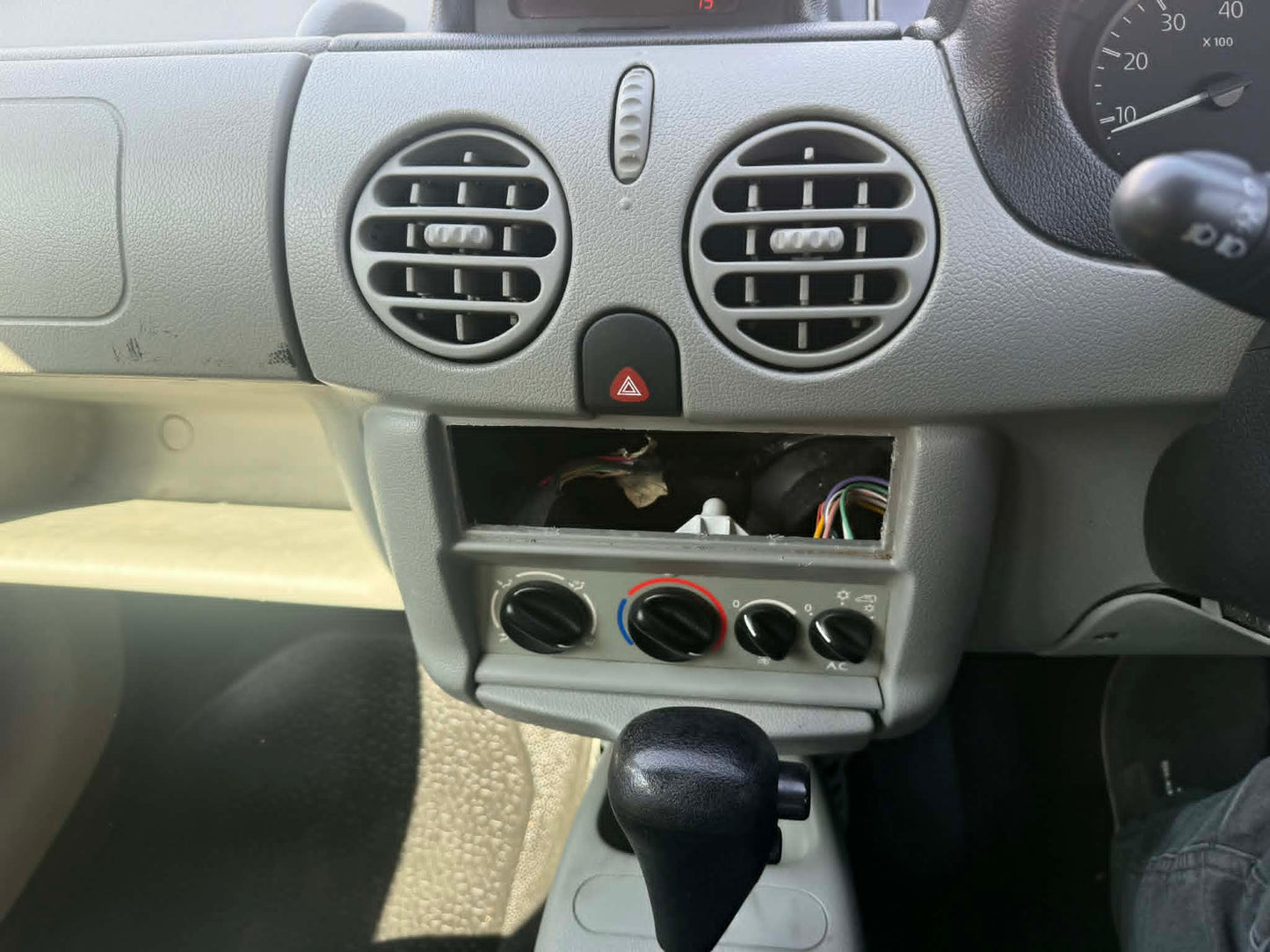 2006- RENAULT KANGOO WHEEL CHAIR AUTOMATIC