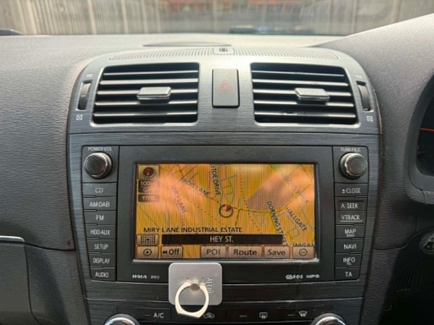 2011-TOYOTA AVENSIS