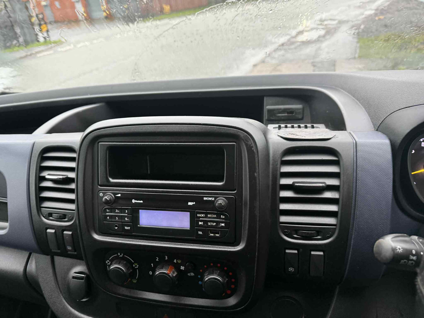 2015 - VAUXHALL VIVARO DIESEL