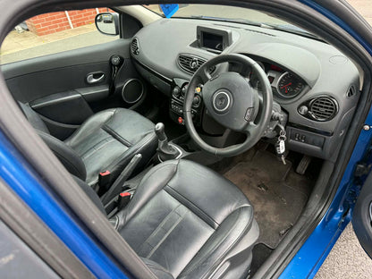 2011- RENAULT CLIO TOMTOM