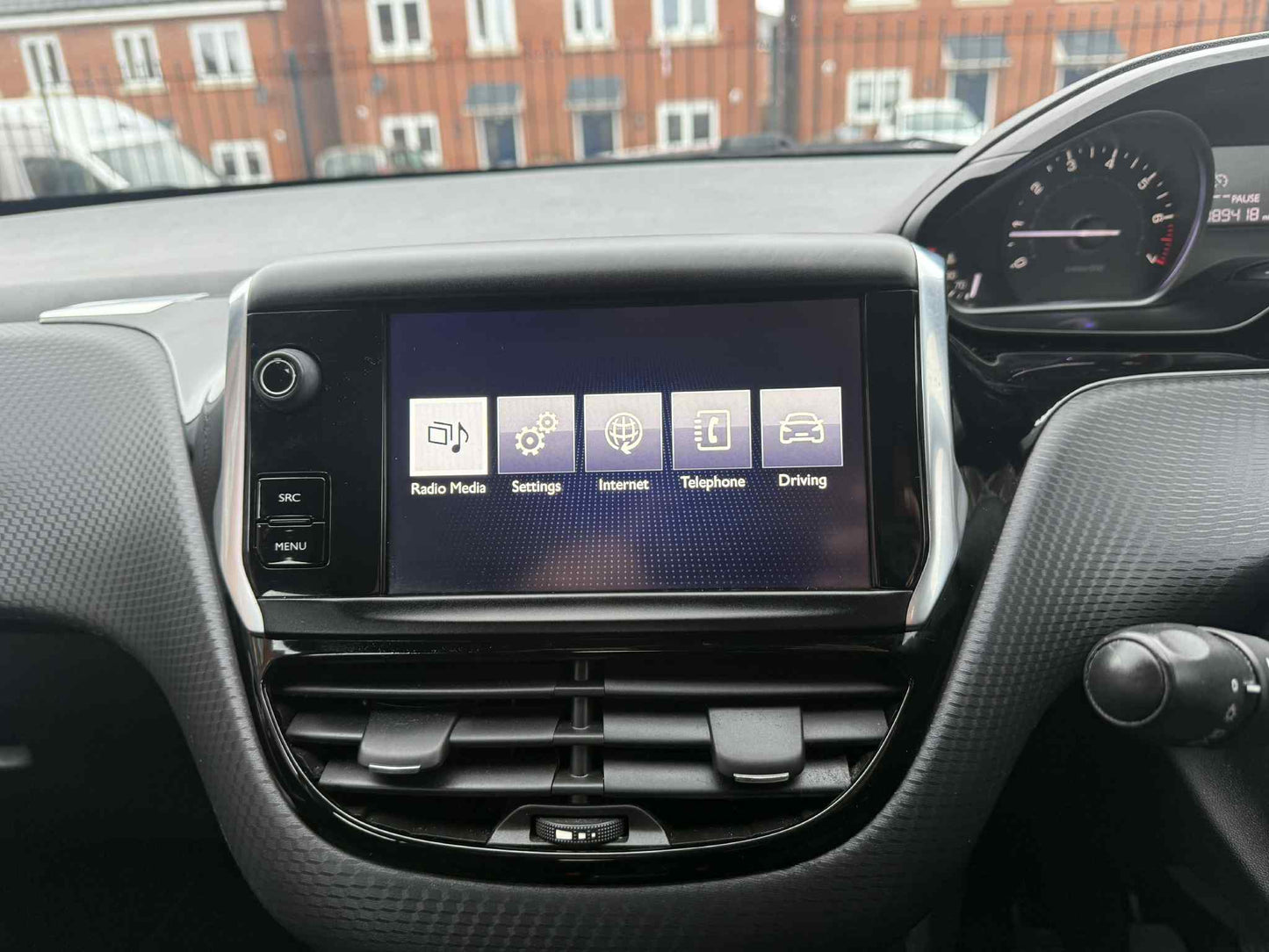 2016 - PEUGEOT 2008 LOW MILEAGE