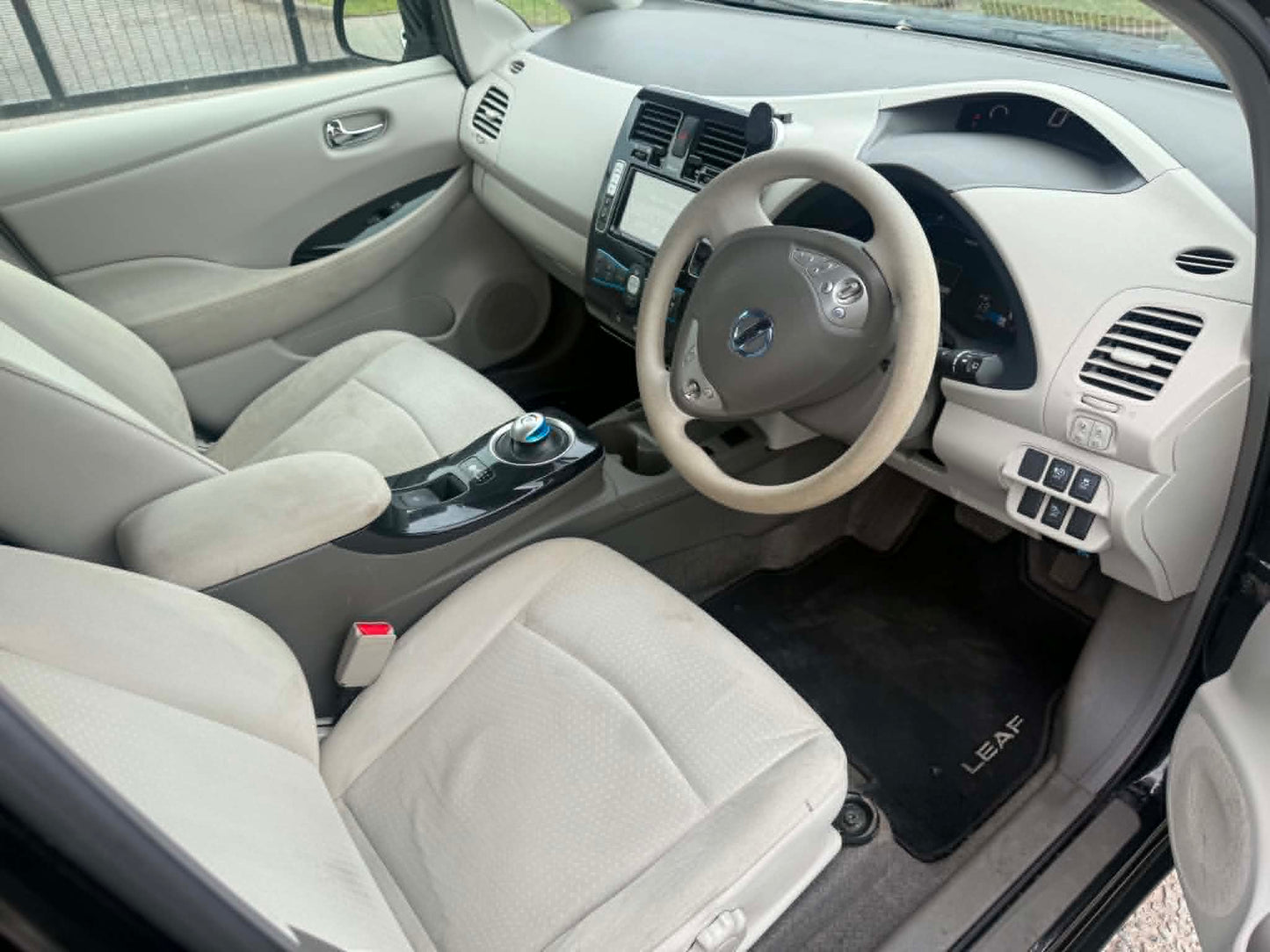 2012- NISSAN LEAF