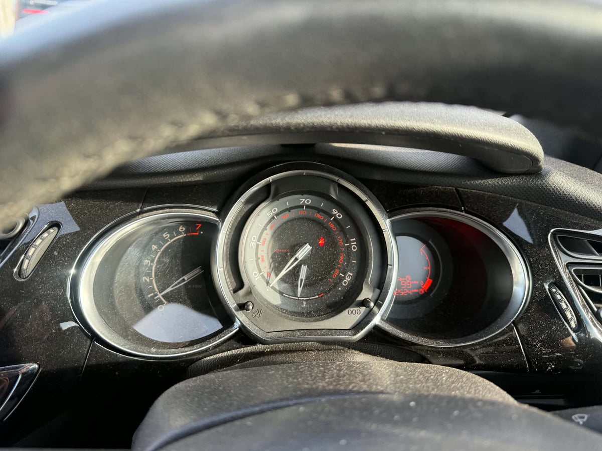 2012-DICTROEN DS3