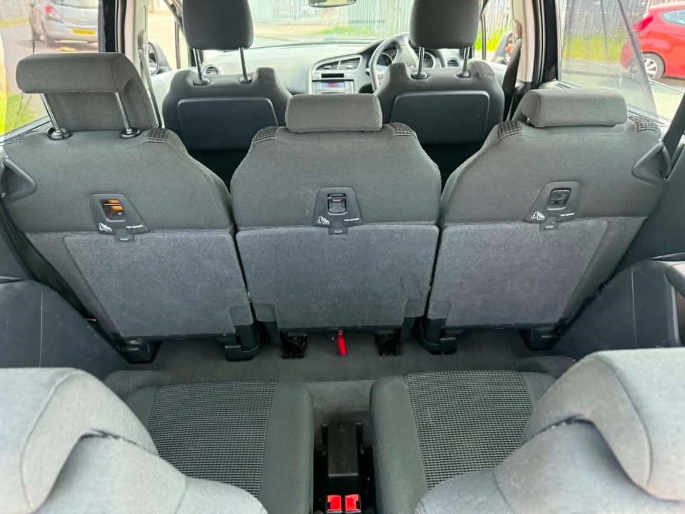 2015-PEUGEOT 5008