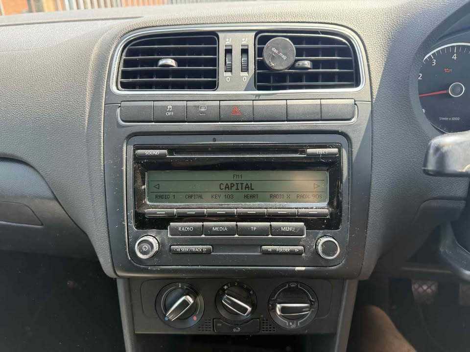2011 - VOLKSWAGEN POLO
