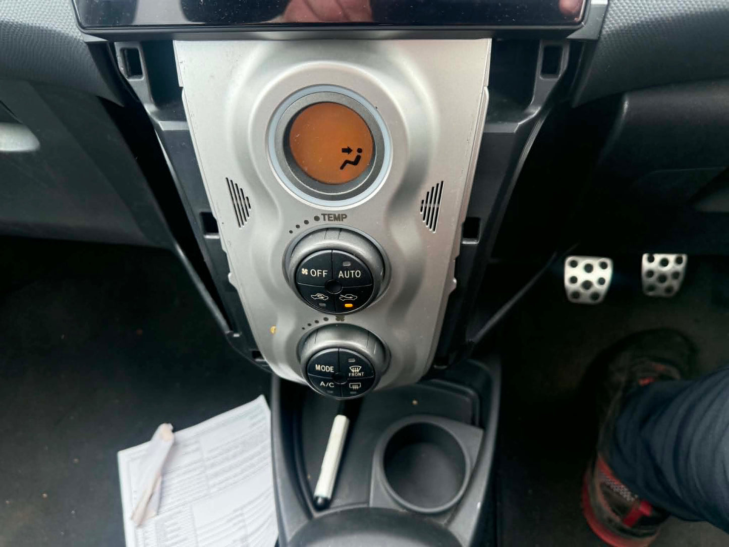 2008-TOYOTA YARIS SR