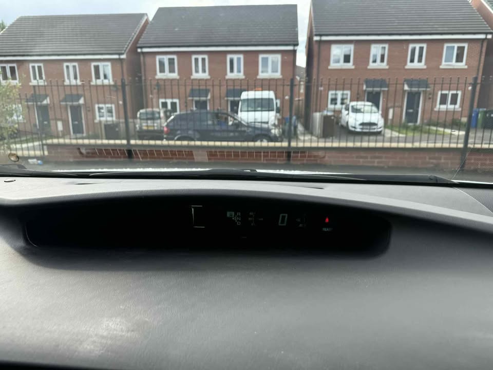 2010- TOYOTA PRIUS