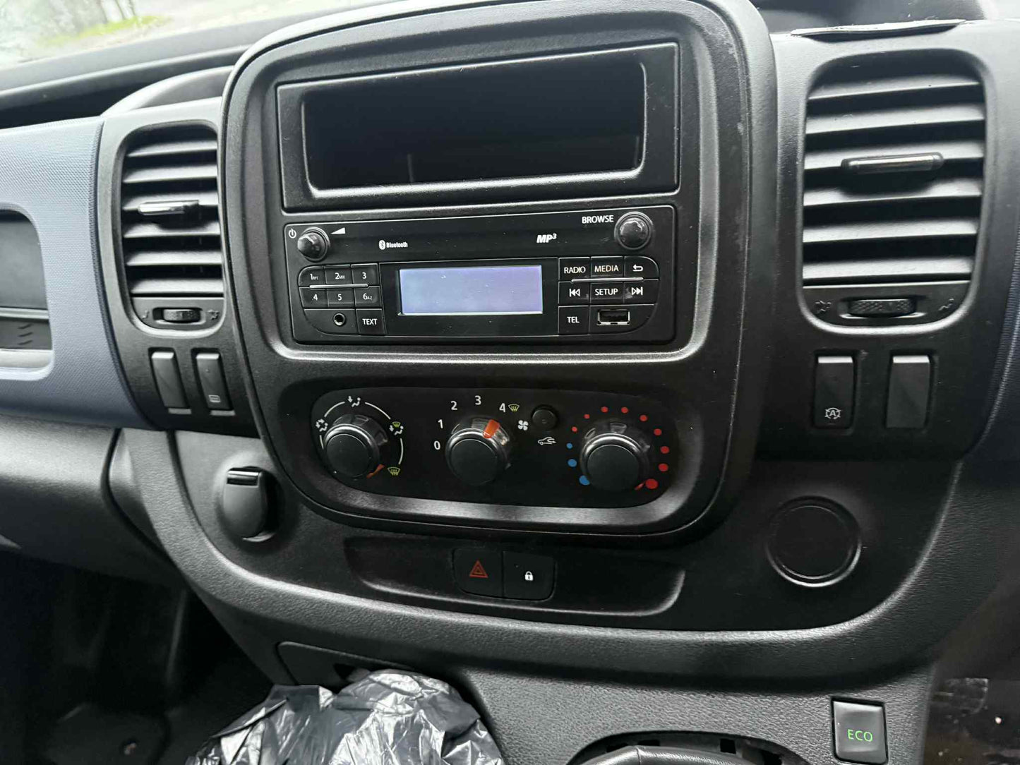 2015 - VAUXHALL VIVARO DIESEL