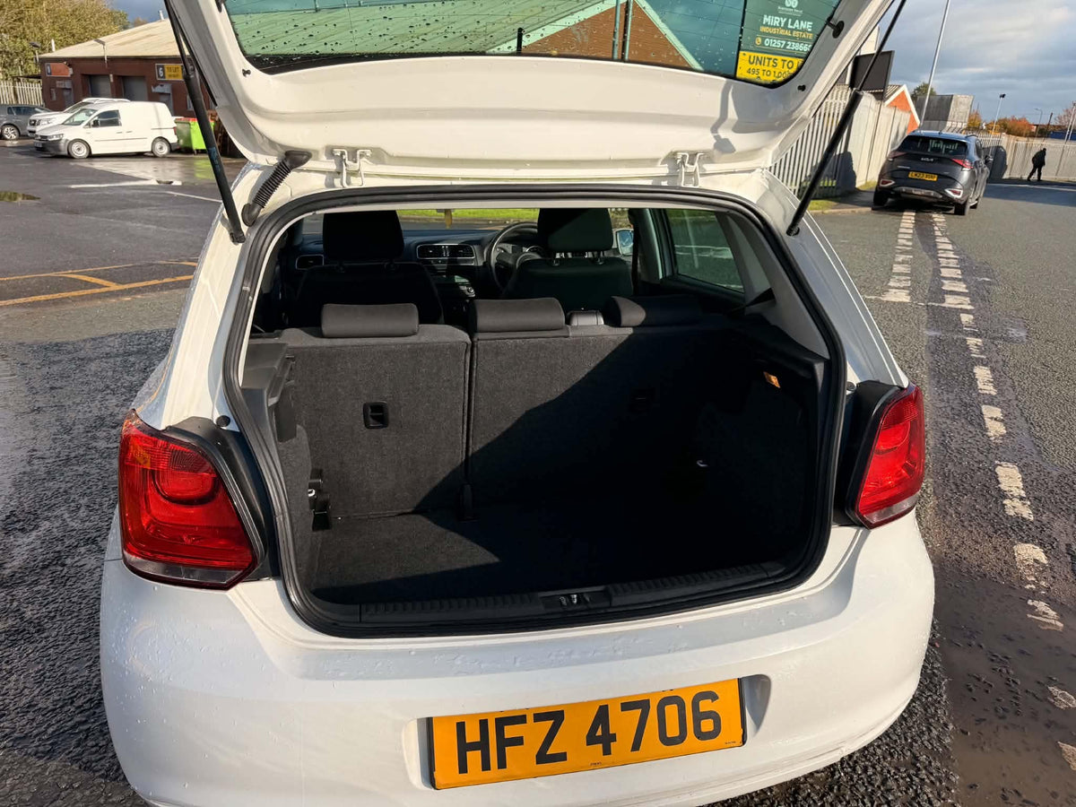 2011- VW POLO PETROL