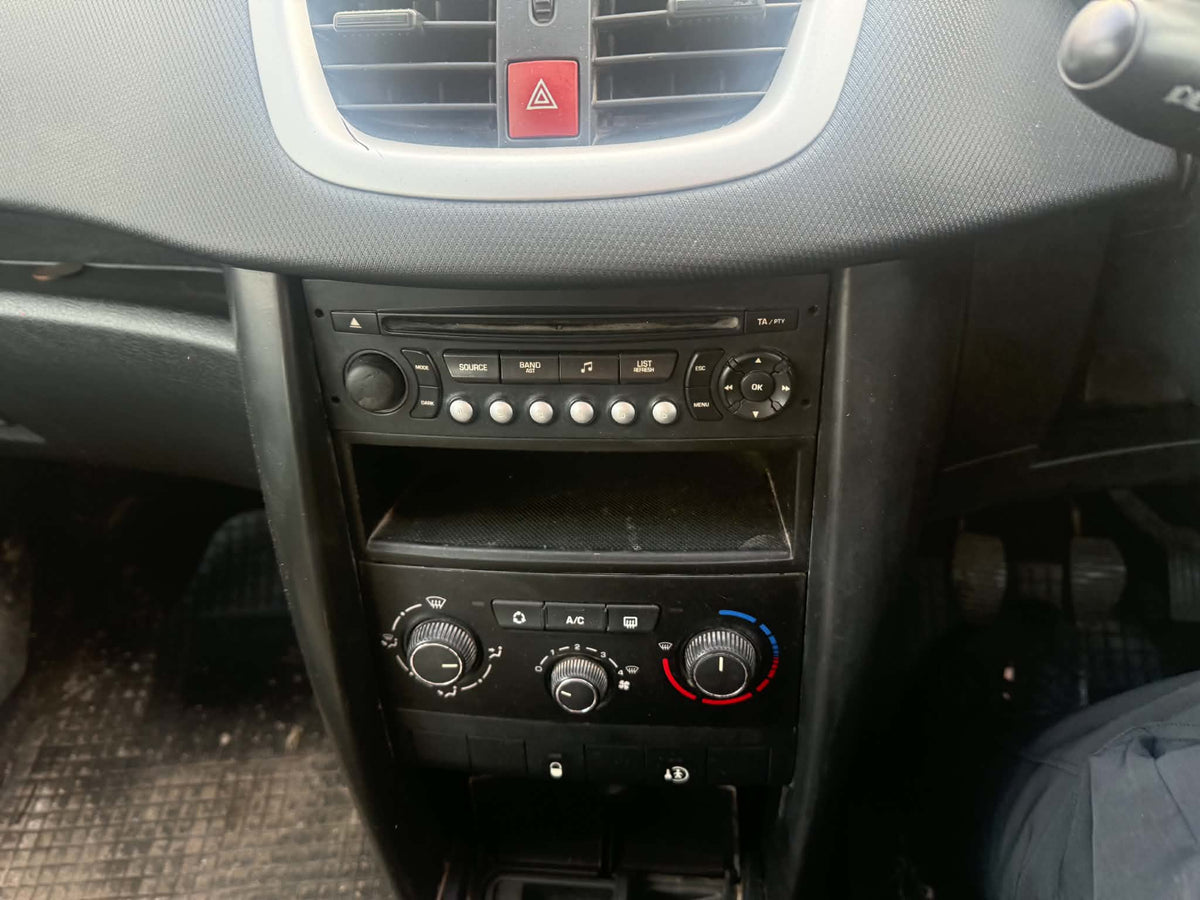 2010-PEUGEOT 207