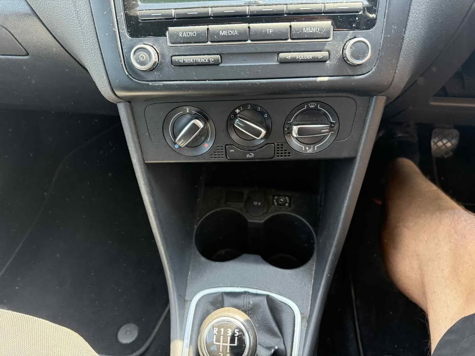2011 - VOLKSWAGEN POLO