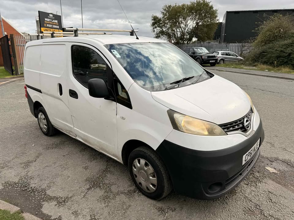 2011 - NISSAN NV200