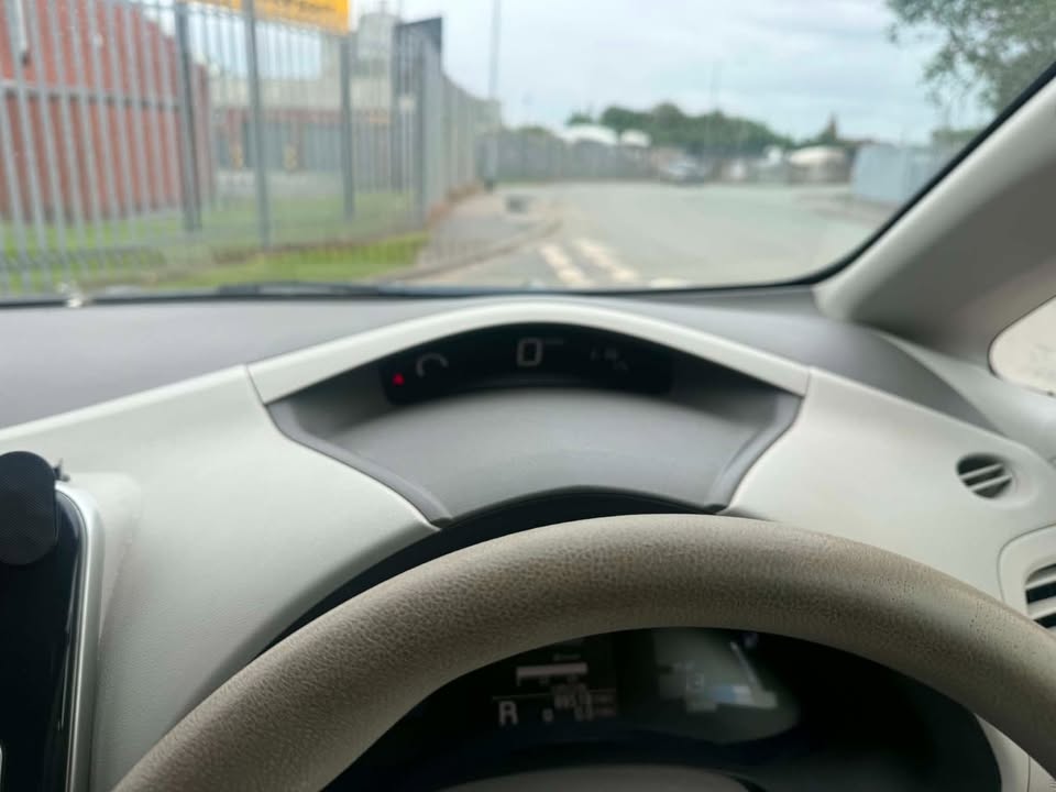 2012-NISSAN LEAF