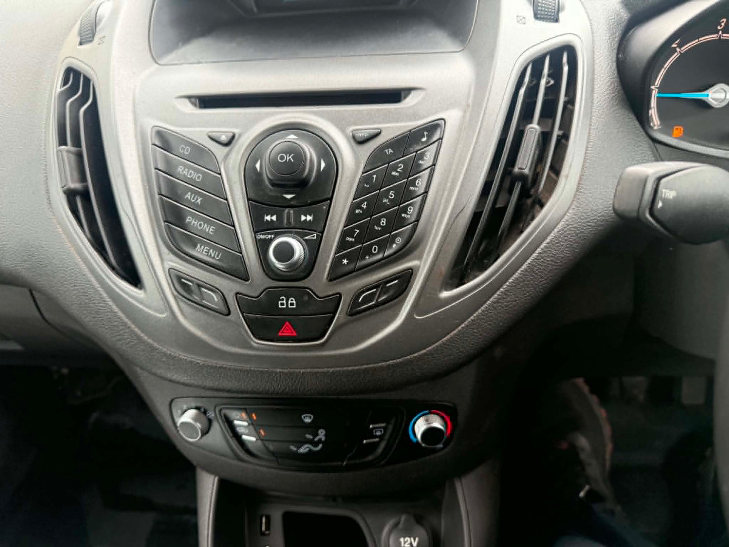 2015- FORD COURIER