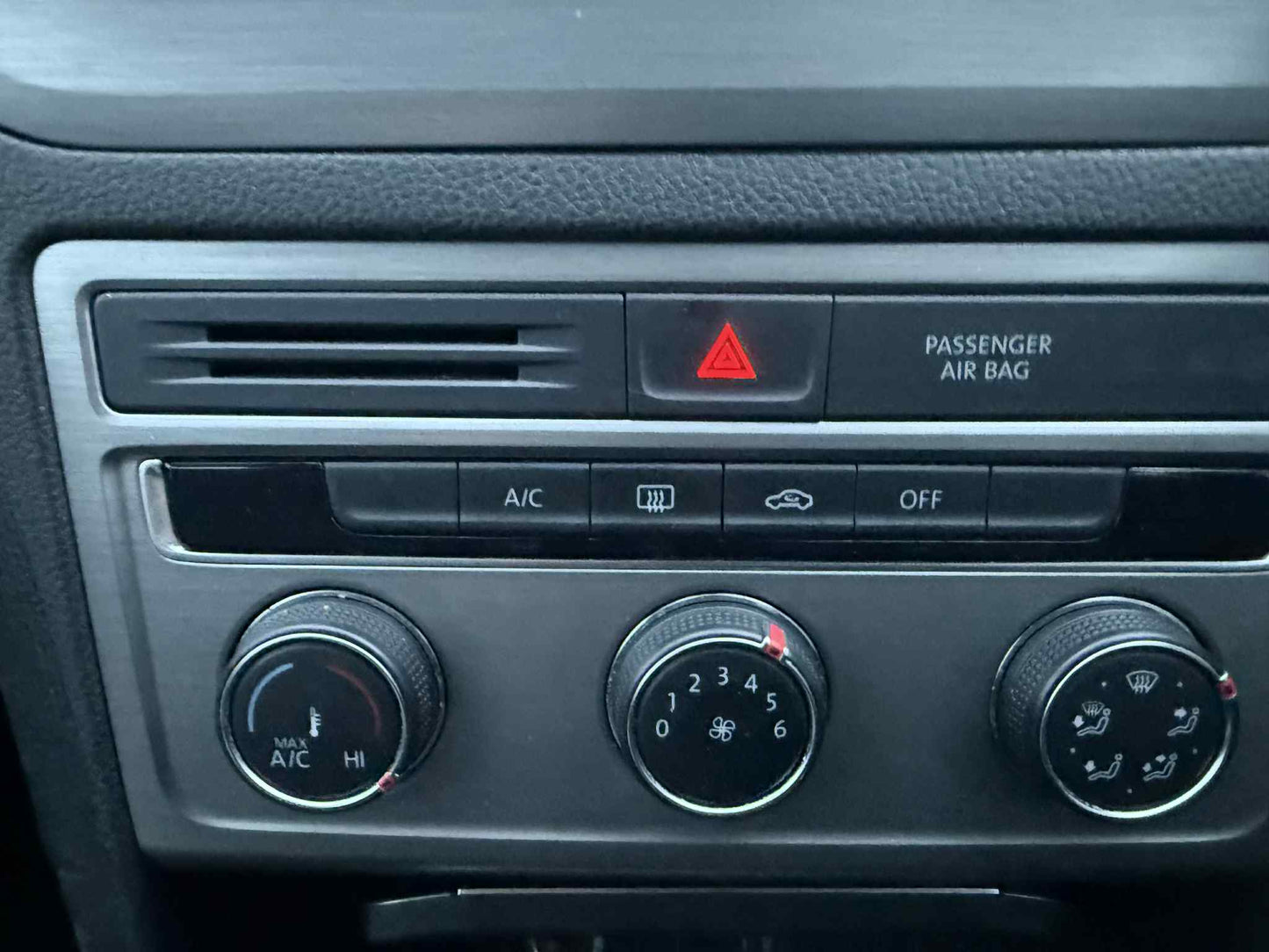 2015 - VW GOLF SV