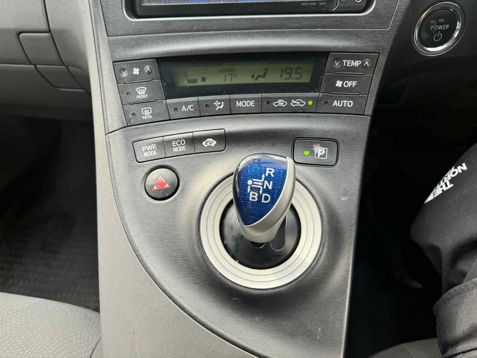 2010- TOYOTA PRIUS