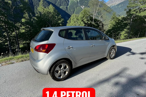 2010- KIA VENGA 2  LOW MILEAGE