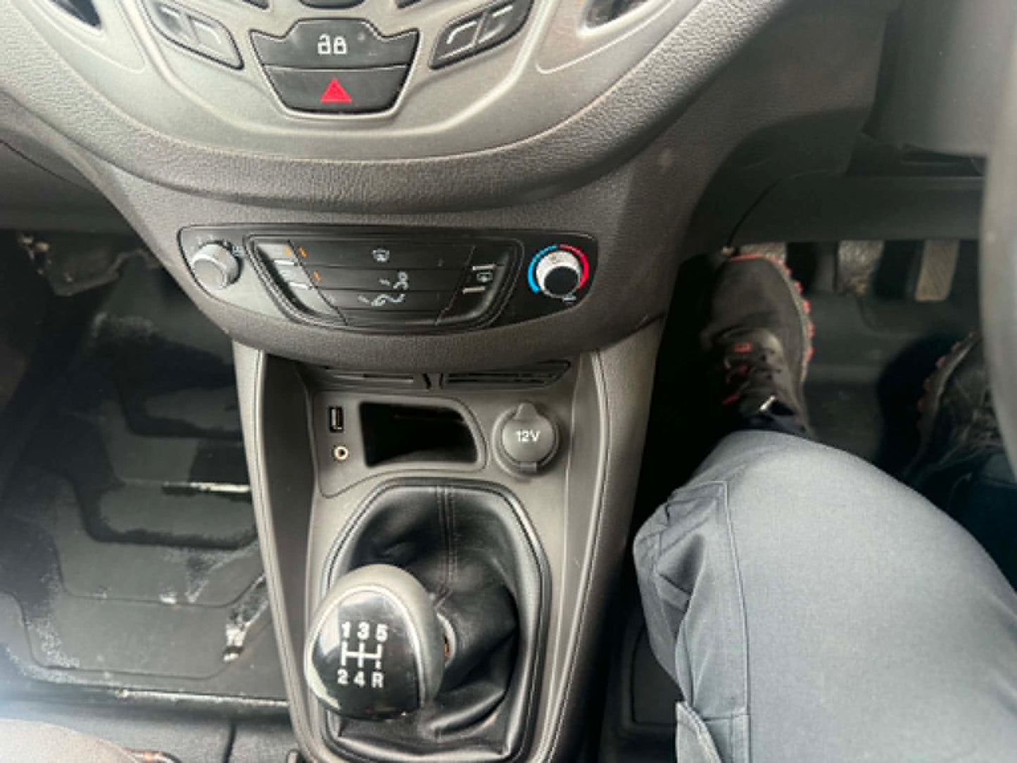 2015- FORD COURIER